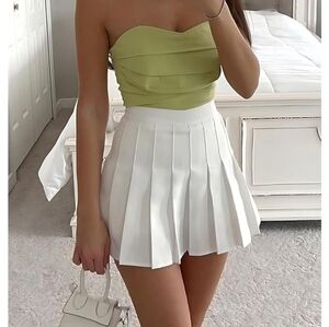 Pleated skirt
